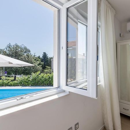 Villa Katess With Heated Pool Сплит Экстерьер фото