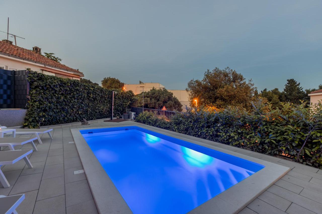 Villa Katess With Heated Pool Сплит Экстерьер фото