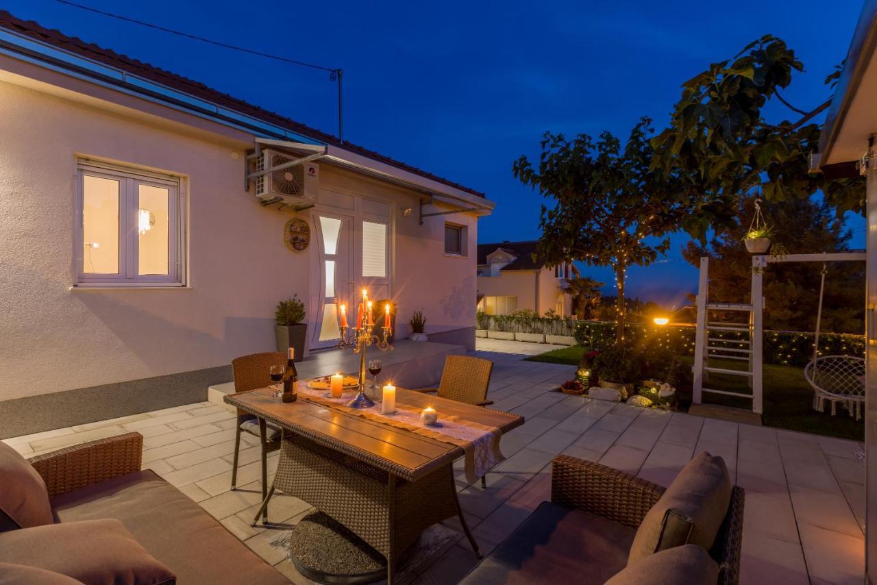 Villa Katess With Heated Pool Сплит Экстерьер фото