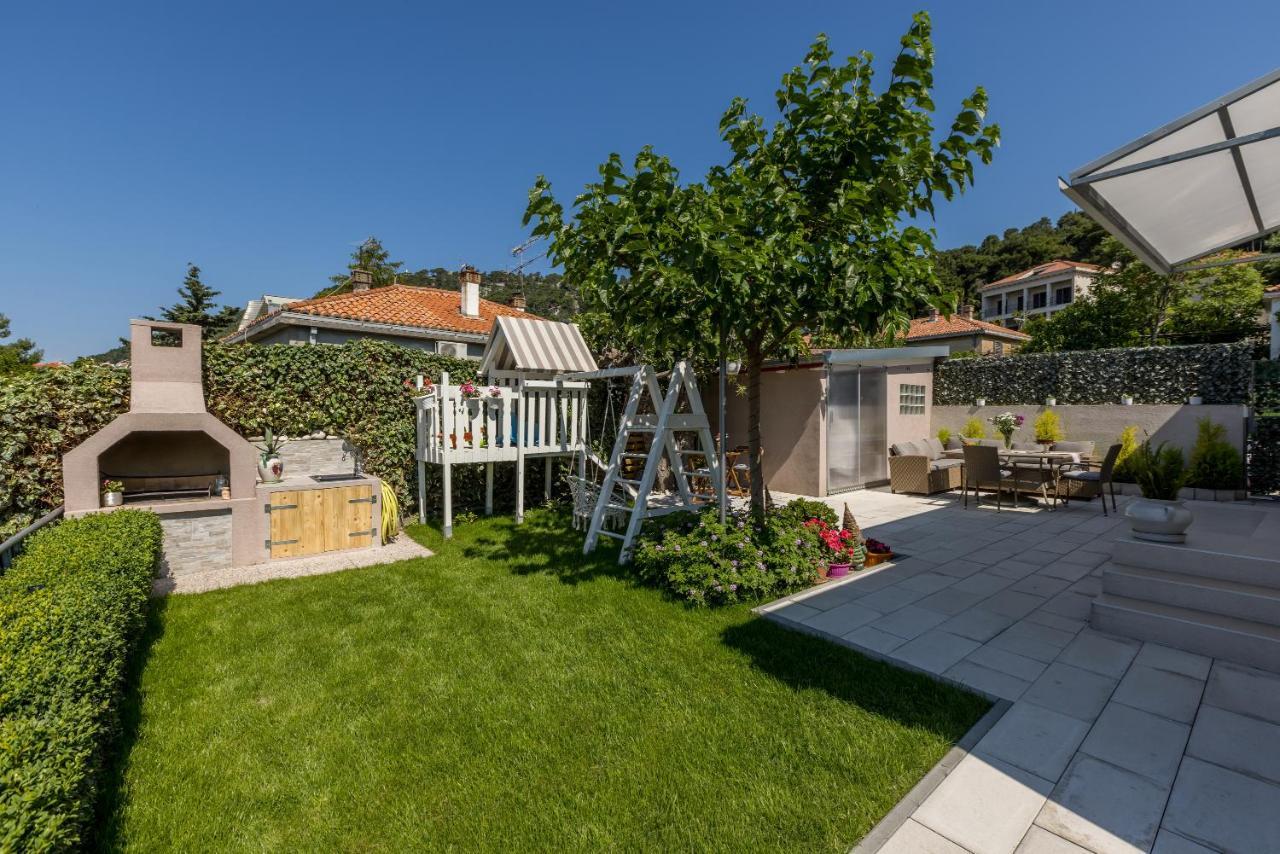 Villa Katess With Heated Pool Сплит Экстерьер фото