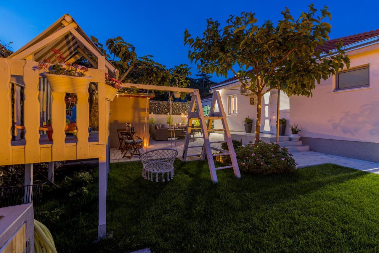 Villa Katess With Heated Pool Сплит Экстерьер фото